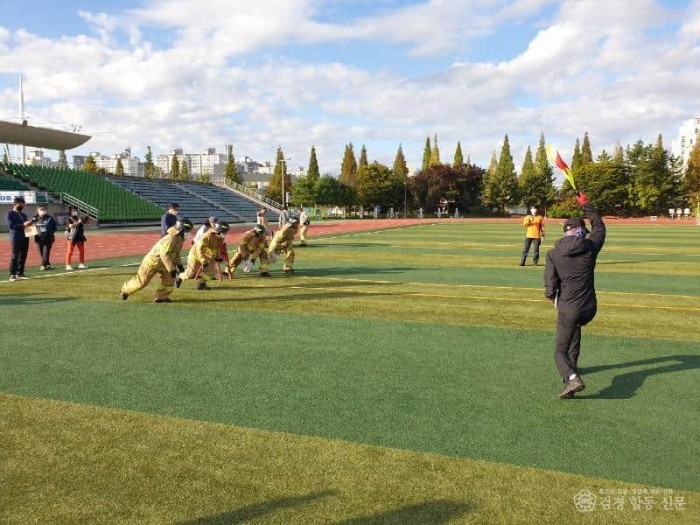 전국의용소방대 소방기술경연- 소방호스 끌기.jpg