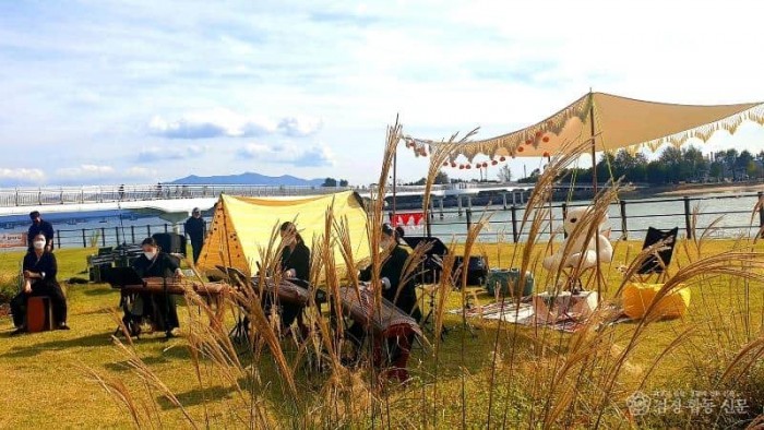 6.광양시, 감성 물씬 ‘배알도 버스킹’ 방문객 취향 저격-관광과 3.jpg