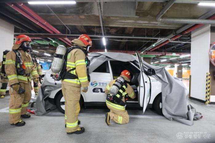 220330-4롯데백화점 창원점 합동소방훈련 2.JPG