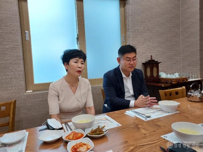 장경자 시의원, 이향기 시의원.jpg