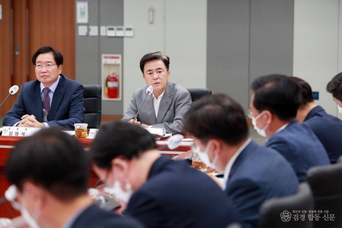 6. 충남도지사인수위사진인수위_최종보고회_사진_5.jpg