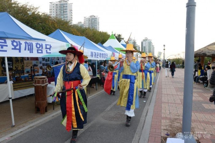 2022.9.13일자 [기획] 연수구 능허대문화축제, 신세대부스 구경오세요.(1).jpg