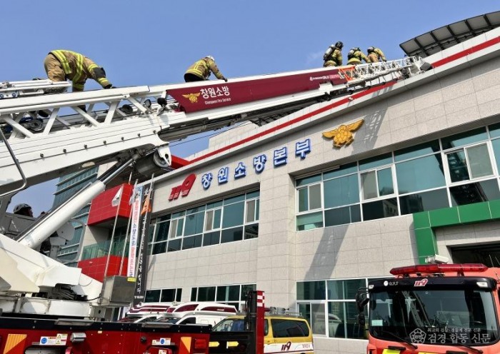 230310-3고층건축물 인명구조 화재진압훈련 실시.jpg