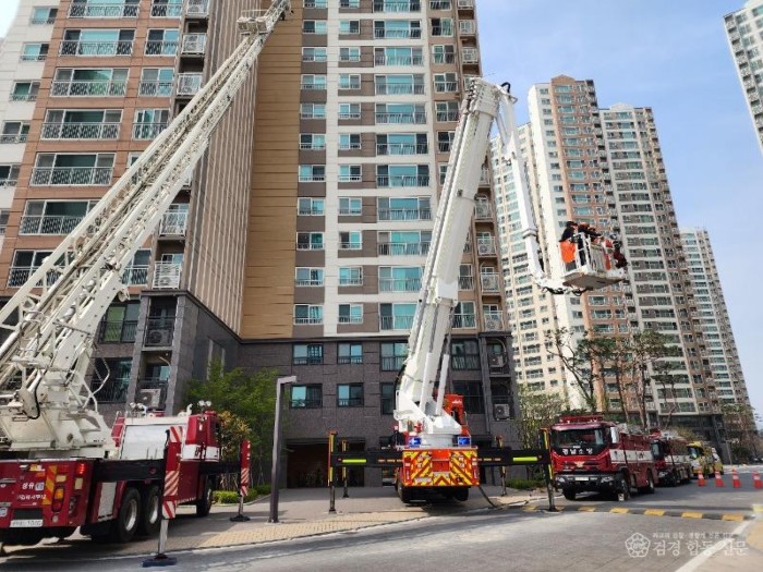 230403-준 초고층물 소방훈련.jpg