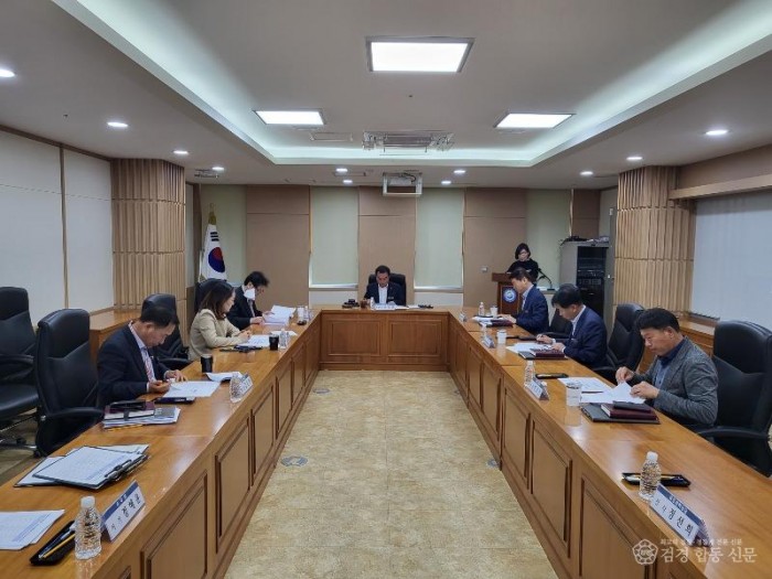 1.경북교육청, 고등학교 특별장학생 530명 선정(지난 4월 10일 개최된 2023학년도 특별장학생 심사위원회 사진)01.jpg