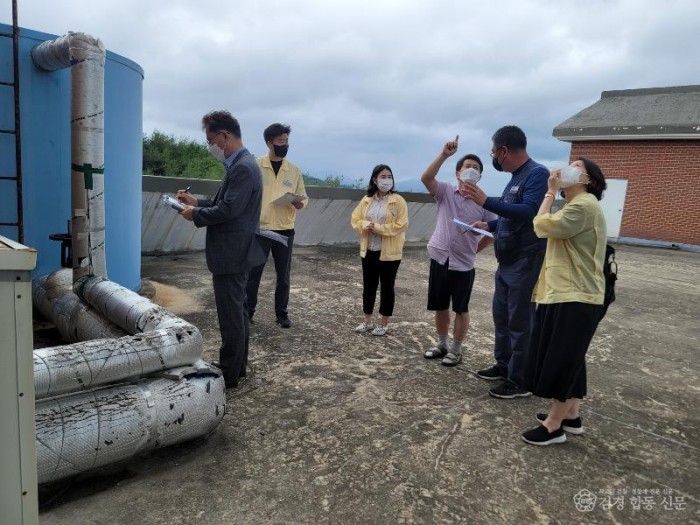 3.경북교육청, 교육시설 집중 안전점검 실시(지난해 기숙사 보유 학교(링컨고등학교, 대안학교)국가안전대진단 민간합동 점검 사진)01.jpg