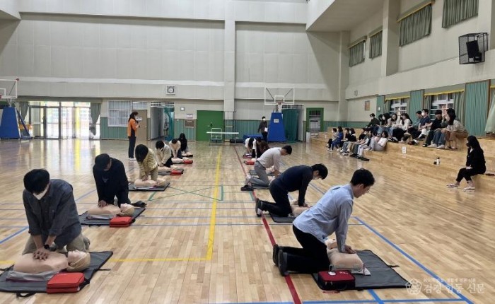 230511-2교직원 대상 심폐소생술 등 응급처치 교육.jpeg
