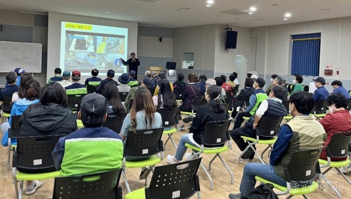 230522-2진해서부노인종합복지관서 