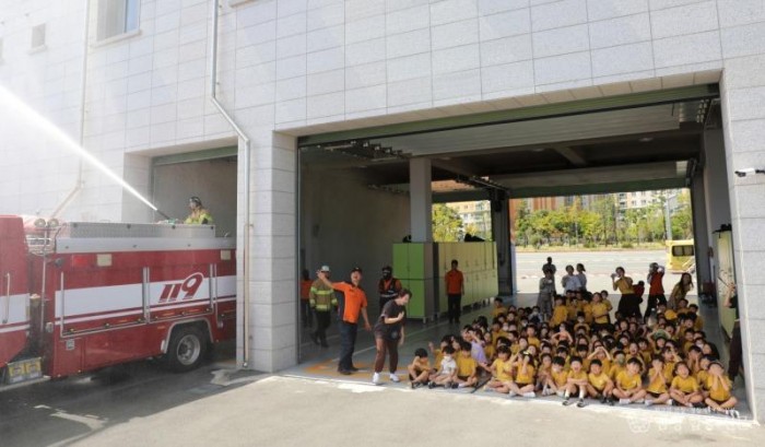 230907-5유치원생 안전체험교실 운영.JPG