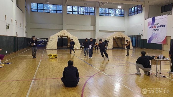 4.재난응급의료대회 술기훈련(현장응급의료소 텐트설치훈련).jpg