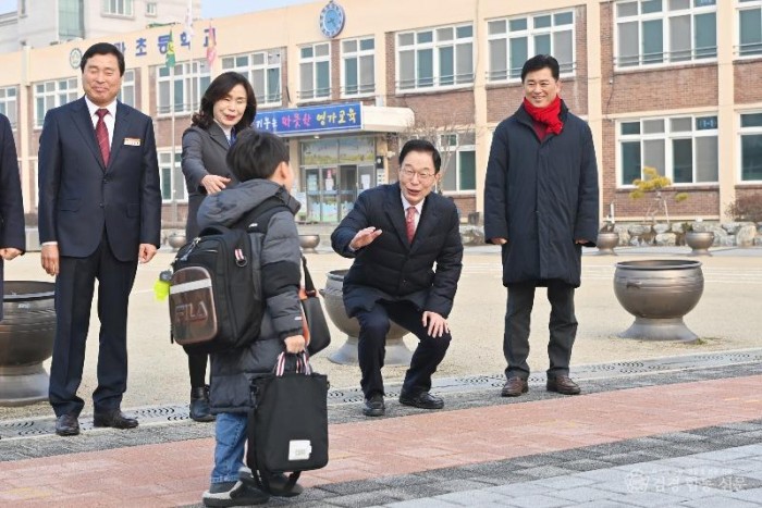 1.임종식 경북교육감, 안동 영가초등학교 신학기 등교 현장 방문01.jpg