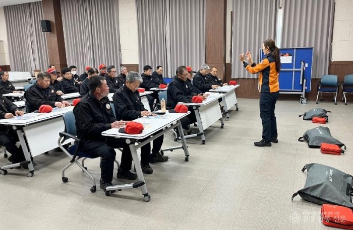 240325-2산불전문예방진화대 대상 심폐소생술 교육 1.jpeg