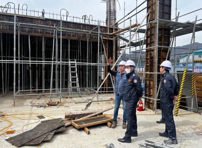 240409-2웅동119안전센터 신축 현장 지도 방문1.jpeg