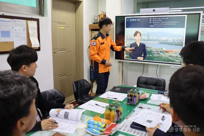 240417-1건물일체형 태양광설비 화재재연실험1.jpg