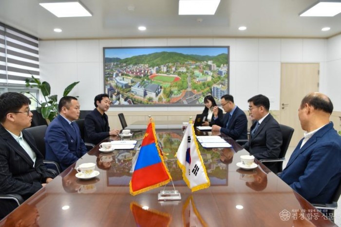 240418_몽골 금융경제대와 업무협약 체결_순천대 보도자료(3).jpg