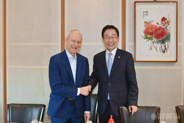 5.경북교육청, 마이클 샌델 교수와 함께 글로컬 미래교육 논의(미래교육박람회 경북-전남 교육감의 협력 돋보여)_01.jpg