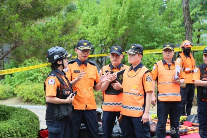 박근오 경북소방본부장, 김난희 안동소방서장 현장 지휘.JPG