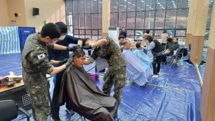 [상주시 중동면]16전투비행단 이·미용 봉사활동.jpeg