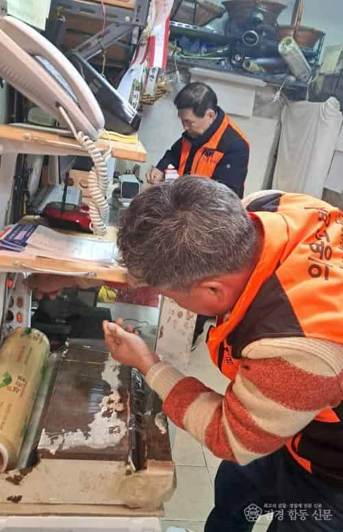 250218-3남성의용소방대, 전통시장 화재 예방 캠페인 실시.jpg