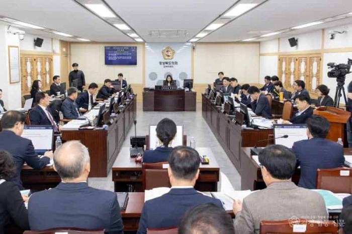 2025.02.04 제352회 임시회 교육위원회(보도자료).JPG