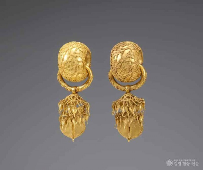 07의성군제공 경주 보문동 합장분 귀걸이(출처 e뮤지엄).jpg