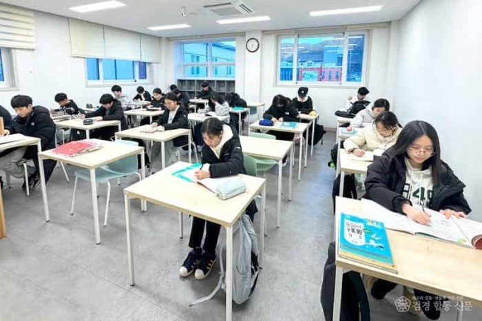 250211보도자료(청송군, 맞춤형 교육으로 미래 지역인재 육성 앞장[2025 청송인재양성원 개강]) (2).jpg