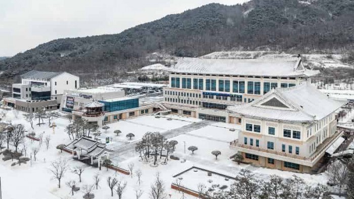 1.경북교육청, 2025학년도 공립 중등교사 임용시험 최종합격자 발표(28개 과목 259명 최종 합격...일반 257명, 장애 2명 합격)(전경사진)_02.jpg