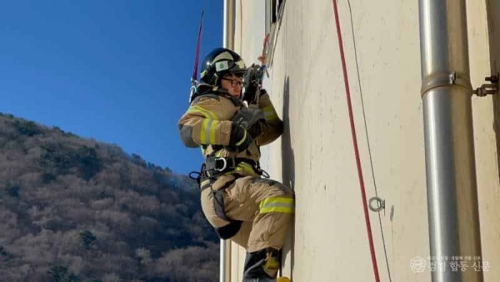 250211-1신임소방공무원 소방교육훈련장 훈련사진2.jpg