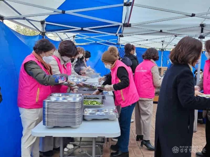 [가족정책과]무료급식소 봉사활동(2).jpg