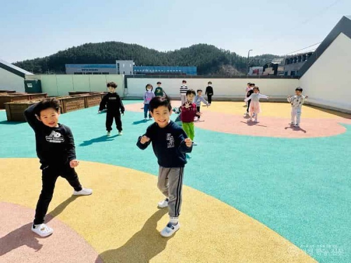 2.경북교육청, 2025 유치원 방과후 놀이배움터 시범유치원 공모 추진(교육공동체 협력으로 유아의 건강한 성장과 배움 지원)(방과후놀이배움터)_03.jpg