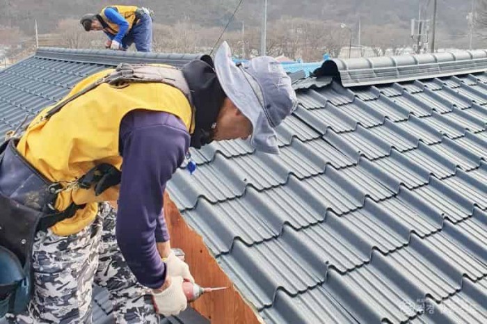 250228보도자료(안전한 환경, 안심되는 물! 청송의 지속가능한 미래[청송군, 2025년 환경정책 방향 발표])-슬레이트 지붕 철거.jpg