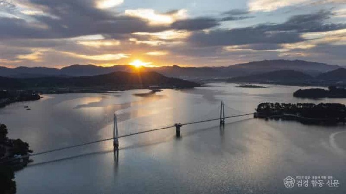 탑정호 출렁다리.jpg