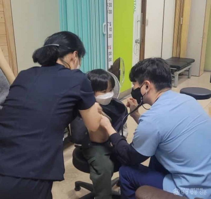 03의성군제공 ONE_hour진료장면.jpg