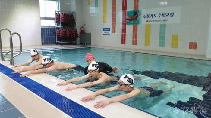 2-4 사진 (장애인수영교실).jpg