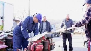 250313보도자료(청송군, 농기계 순회수리 및 안전교육 실시) (1).JPG