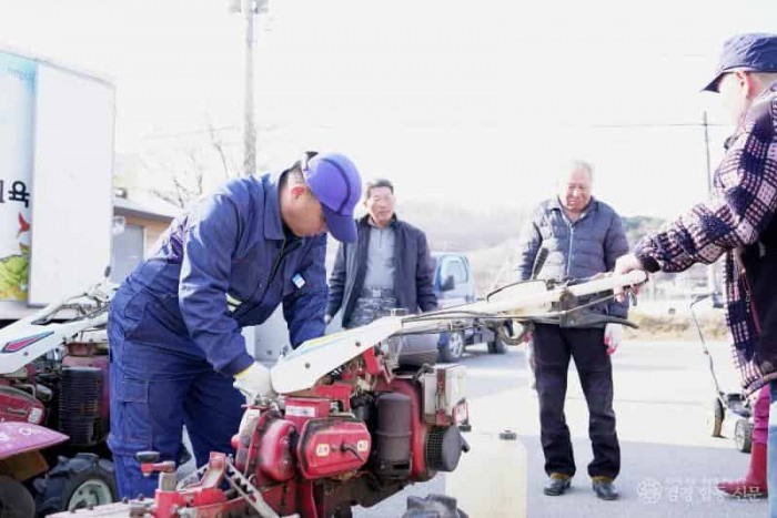 250313보도자료(청송군, 농기계 순회수리 및 안전교육 실시) (1).JPG