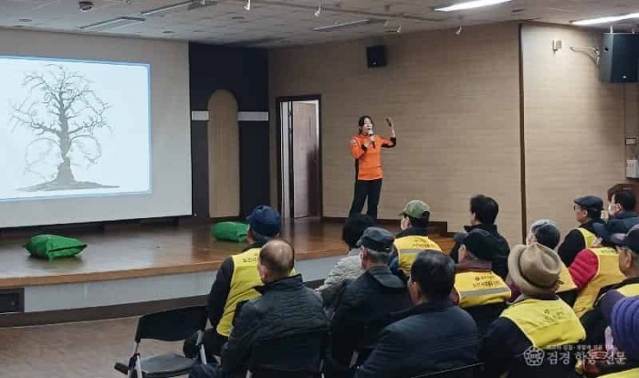 250318-4노인 대상 찾아가는 소방안전교육 실시.jpg