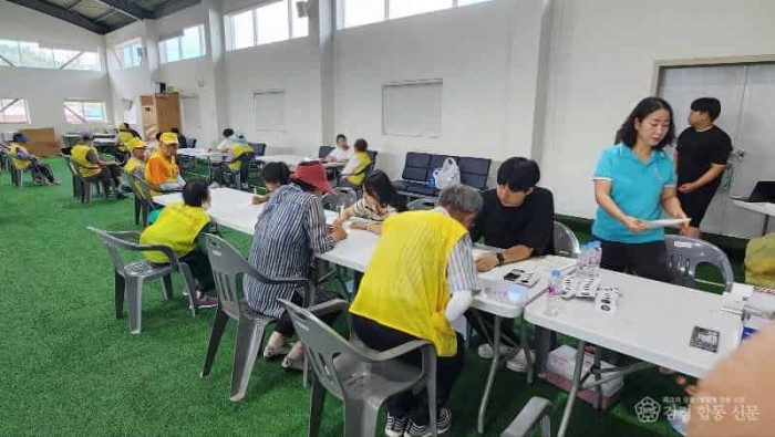 1-3 사진(영양군 보건소, 지역 내 소지역 건강격차해소사업 주민 기초검진 실시).jpg