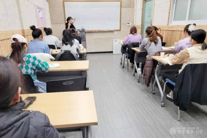 250319보도자료(청송군, 함께 하는 우리! 다문화가정 정착 지원[청송군가족센터 결혼이민자 대상 한국어 교육 개강]) (1).jpg
