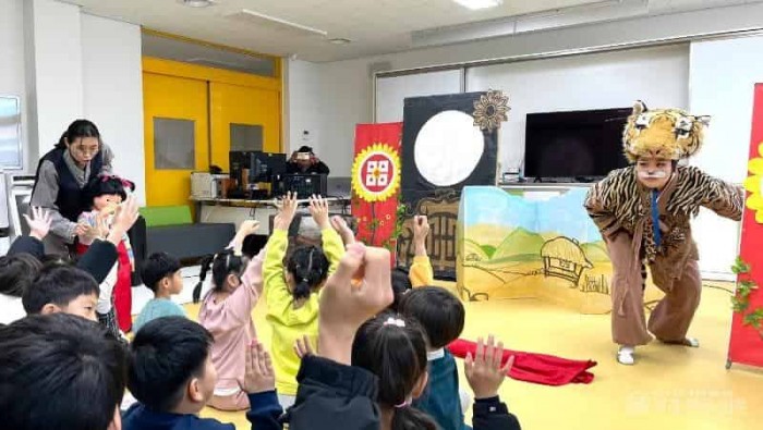 1.경북교육청, 유보통합 이전 모樂모樂온(溫)맘놀이터로 영유아 지원(취약지역으로 찾아가는 문화 공연 실시 계획)(2024년 문화공연 사업)_01.jpg