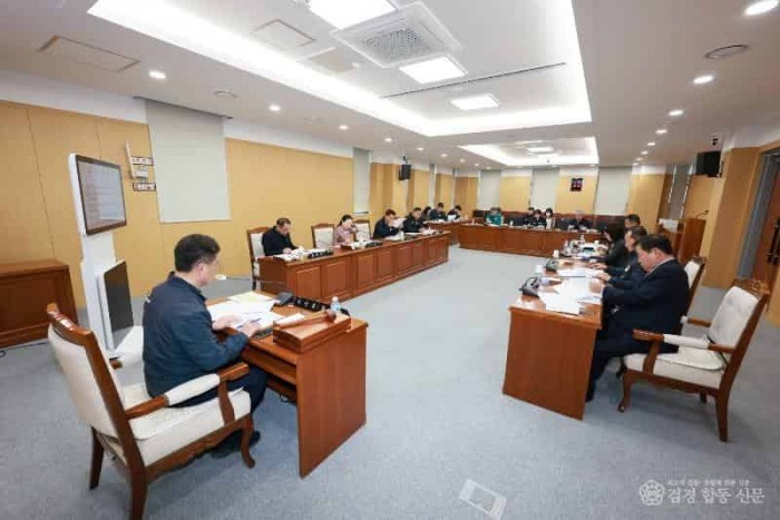 250325보도자료(청송군의회 2025년 제2차 의원간담회 개최) (3).JPG