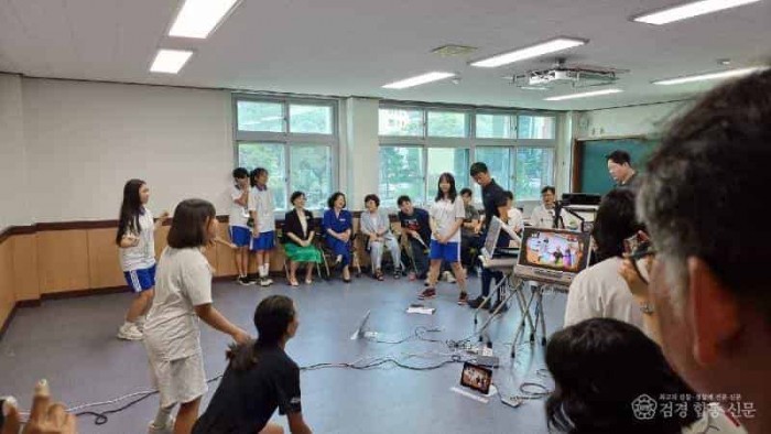 1.경북교육청, 중등 수업전문가 239명 선정...수업 부흥 원년 시동!(중등 수업전문가 활동 극적 반등, 수업 르네상스가 시작되다!)(2024 수업전문가 활동 사진_수업선도교사 인증 교사)_01.jpg