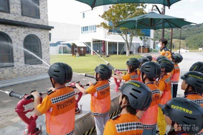 250415-1어린이 화재진압 체험.jpg