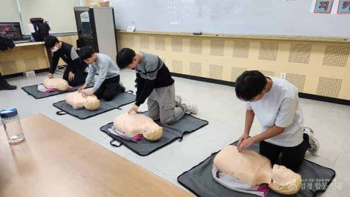 250417-2생명을 살리는 심폐소생술 홍보.JPG