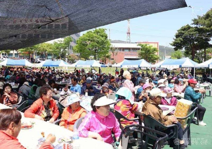 (4. 30.) 중마동, 제53회 어버이날 기념 경로위안행사 개최 - 중마동(행사장).jpg