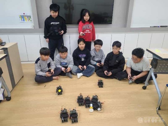 3.경북교육청, 경북형 늘봄학교 운영 온라인 설문조사 결과 발표(학생 88.4%, 학부모 89.7% 긍정적 평가)(상주 모서초등학교 늘봄교실 활동모습)_01.jpg