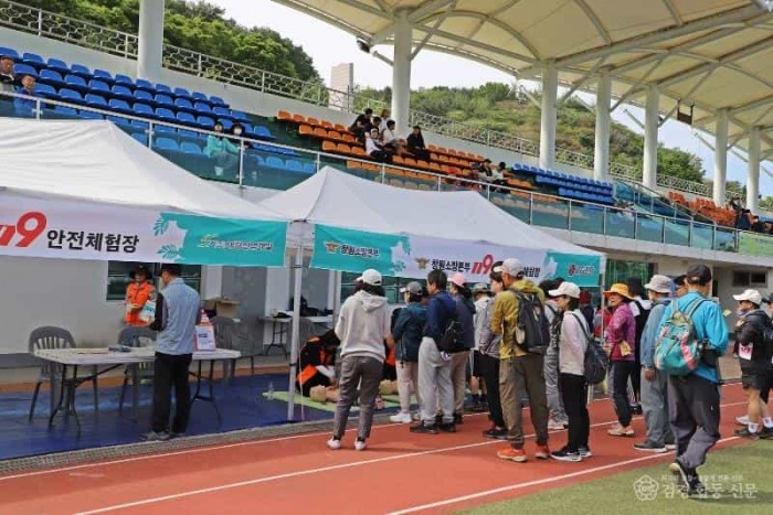 250519-2제15회 진해만생태숲걷기대회서 ‘찾아가는 119안전체험장’ 안전하게 마무리1.JPG