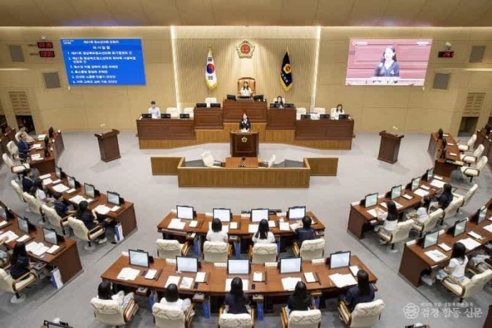 경상북도의회_청소년의회교실_사진_2.jpg