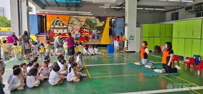 250522-2이동안전체험차량 활용 어린이 소방안전교육2.jpg