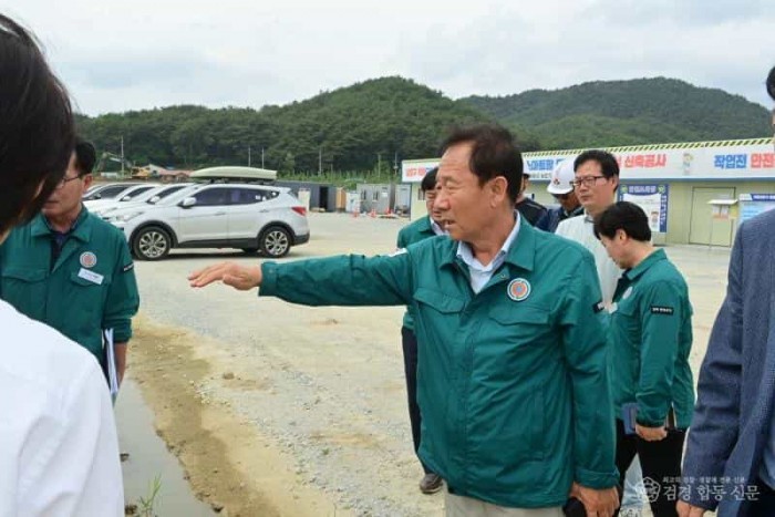 1. 박현국 봉화군수, 스마트팜단지 조성공사 현장방문 추진상황 점검 (3).JPG